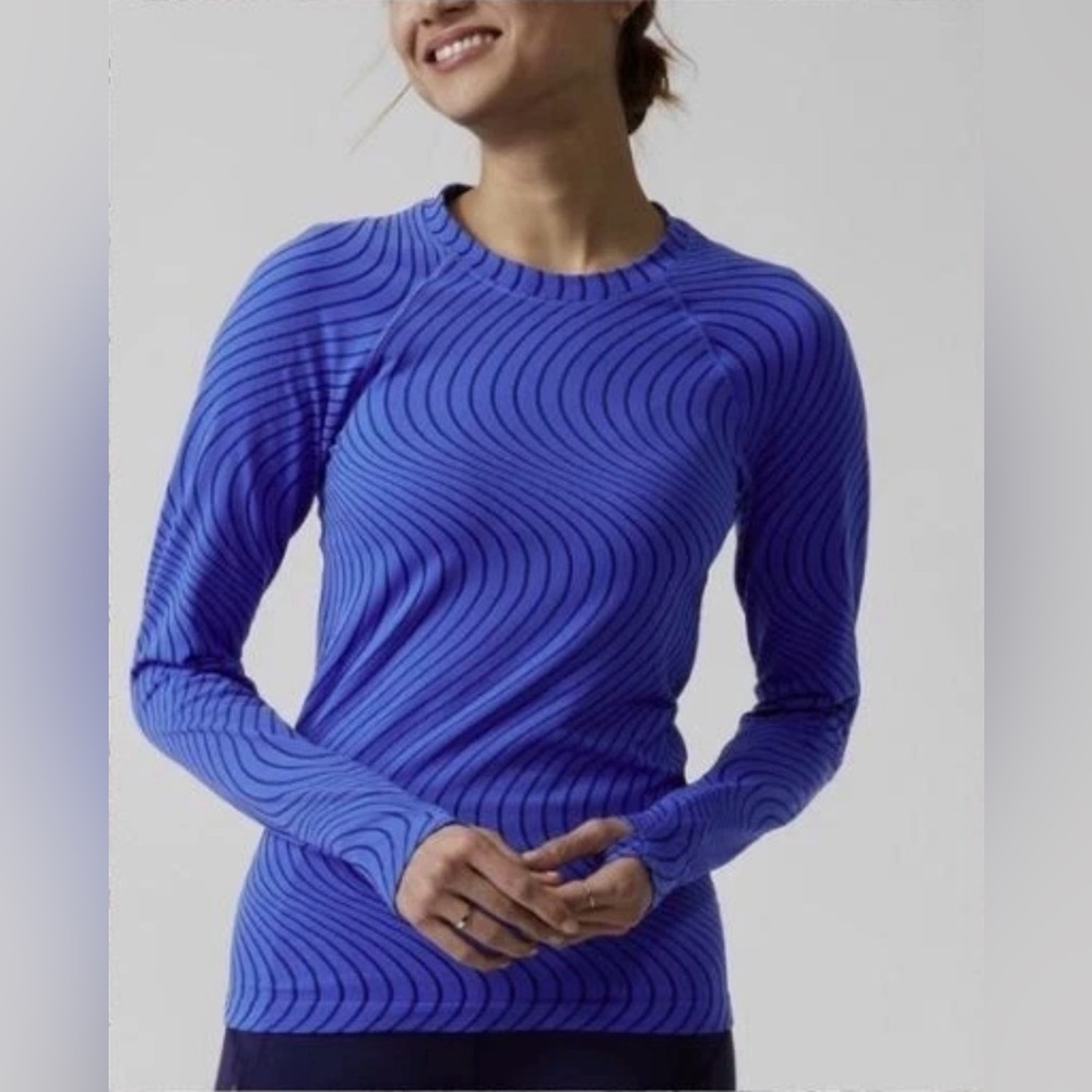 NWT Athleta Momentum Seamless Top
Hemisphere Blue/ Enchanted Blue, Large